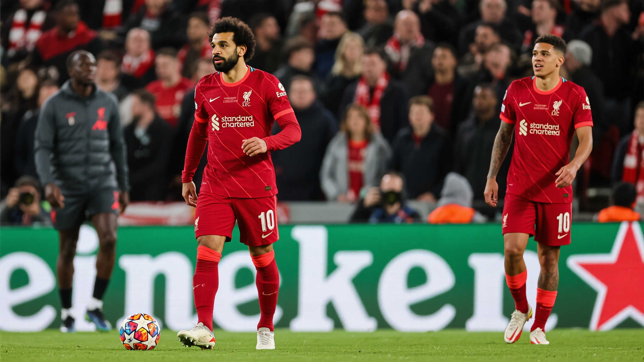 利物浦重磅引援:两球员加现金锁定顶级中锋,瞄准下赛季欧冠 利物浦重磅引援:两球员加现金锁定顶级中锋,瞄准下赛季欧冠